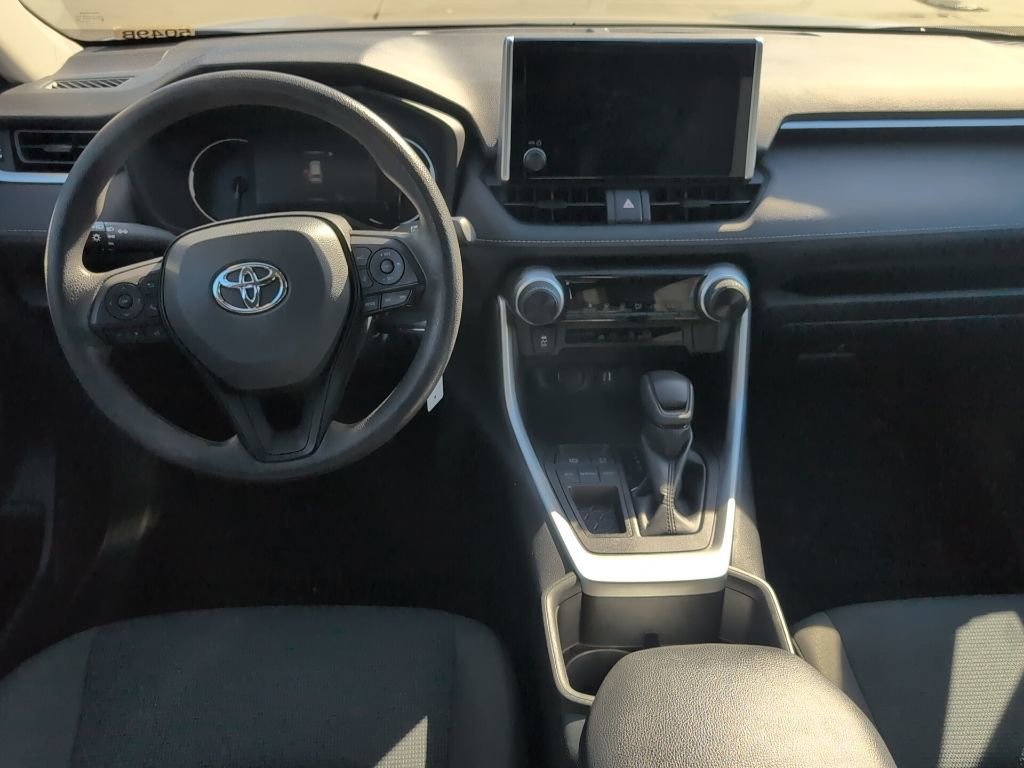 Used 2023 Toyota RAV4 LE image 9