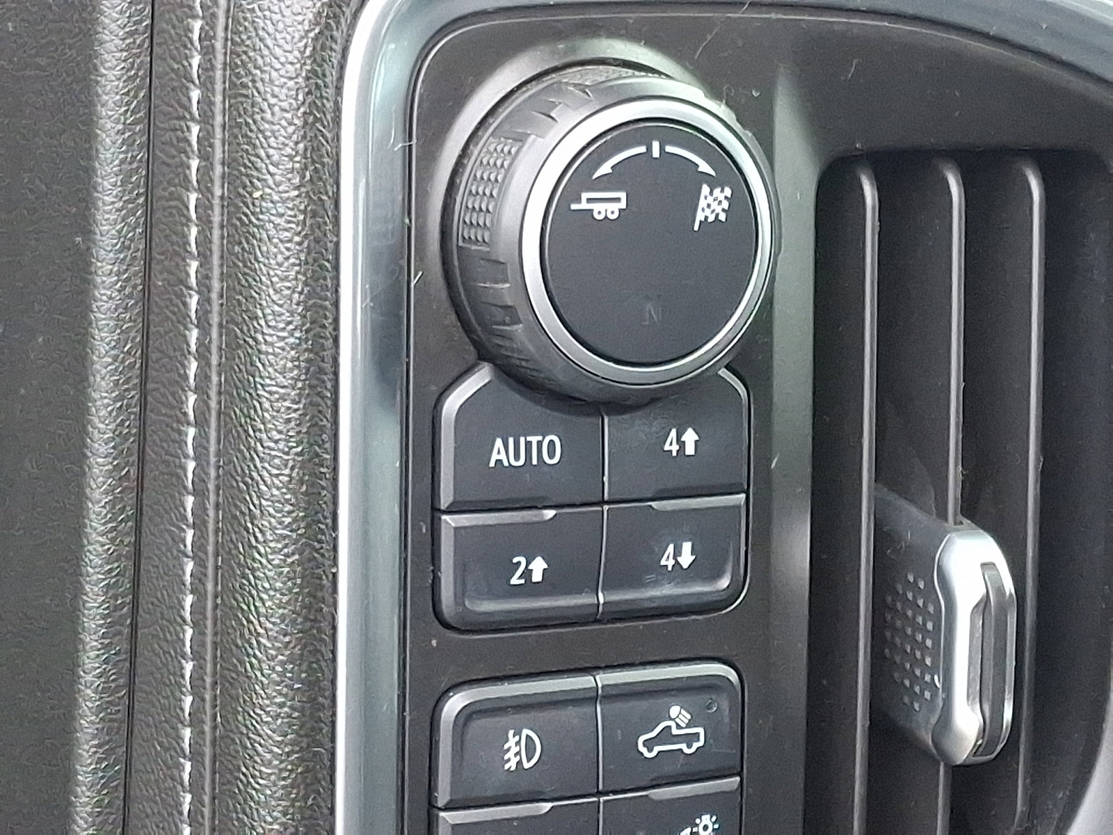 Used 2019 Chevrolet Silverado 1500 RST image 25