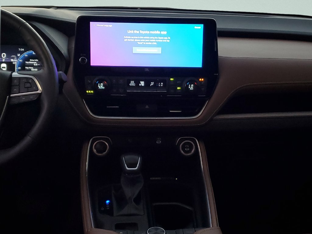 Used 2024 Toyota Grand Highlander AWD image 15