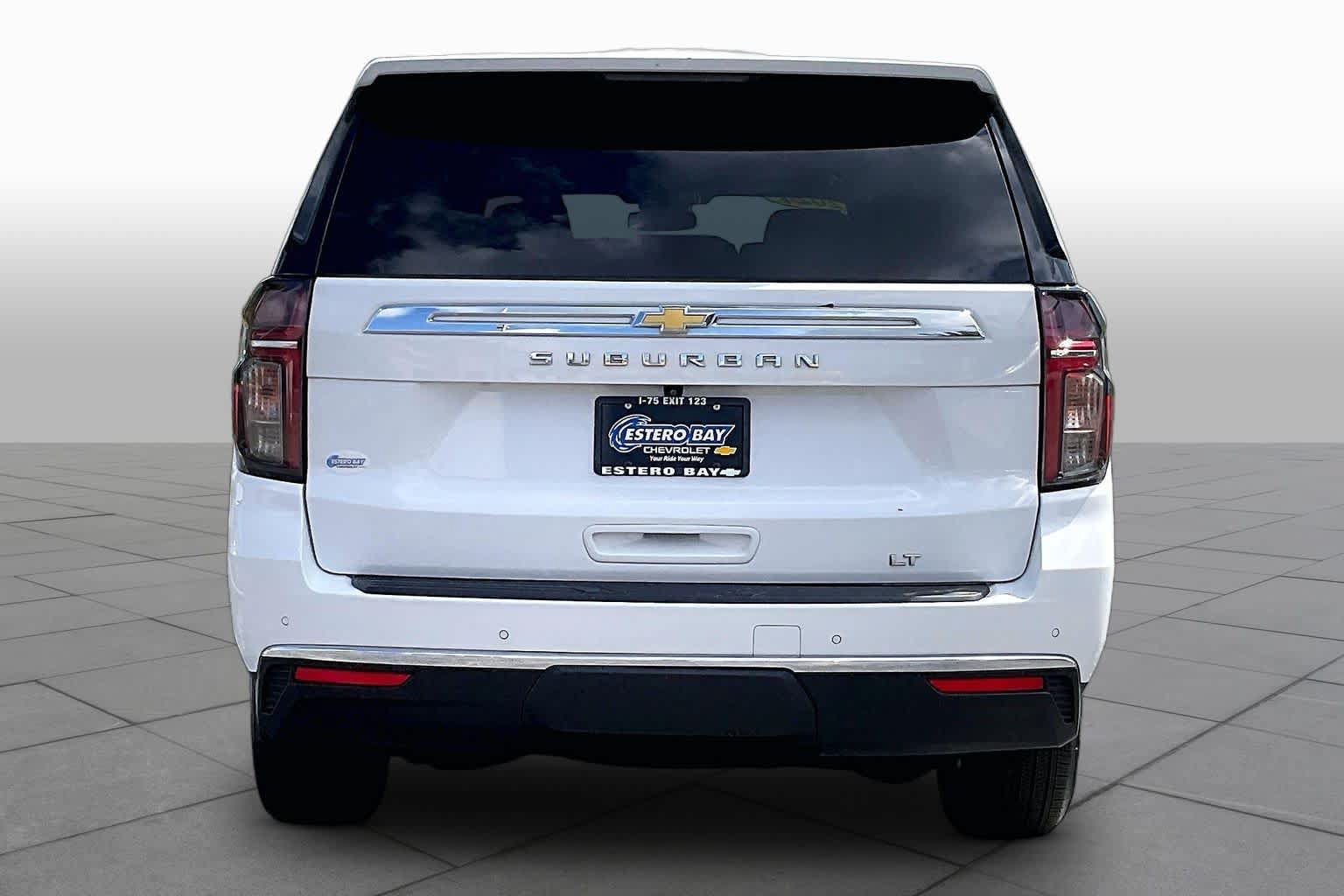 Certified 2024 Chevrolet Suburban LT RWD image 5