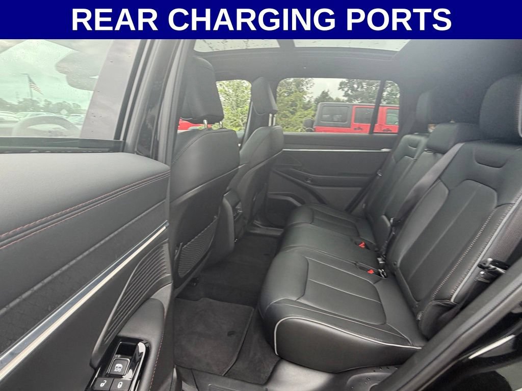 Used 2025 Jeep Wagoneer S Limited AWD/4WD image 14