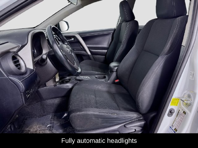 Used 2018 Toyota RAV4 XLE AWD/4WD image 9