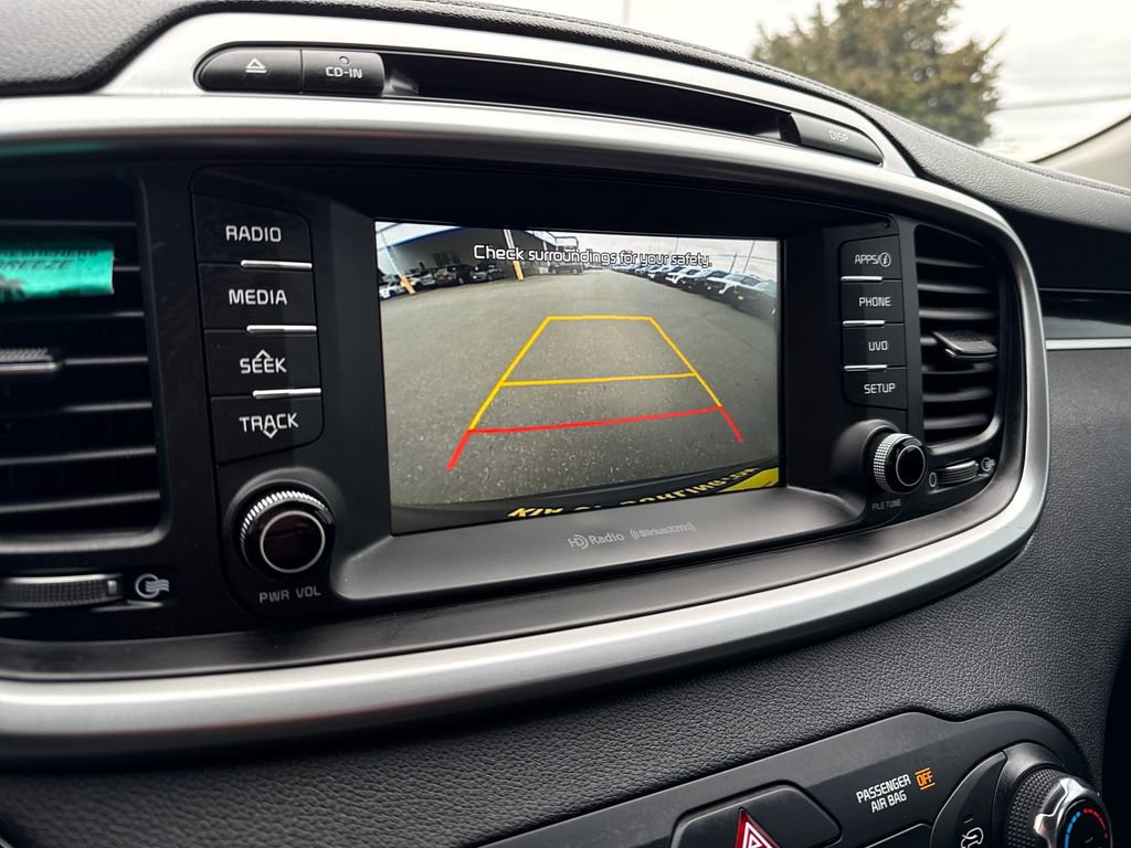 Used 2017 Kia Sorento LX w/ LX Convenience Package image 29