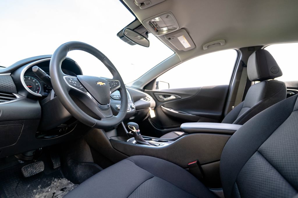 Used 2025 Chevrolet Malibu RS image 5