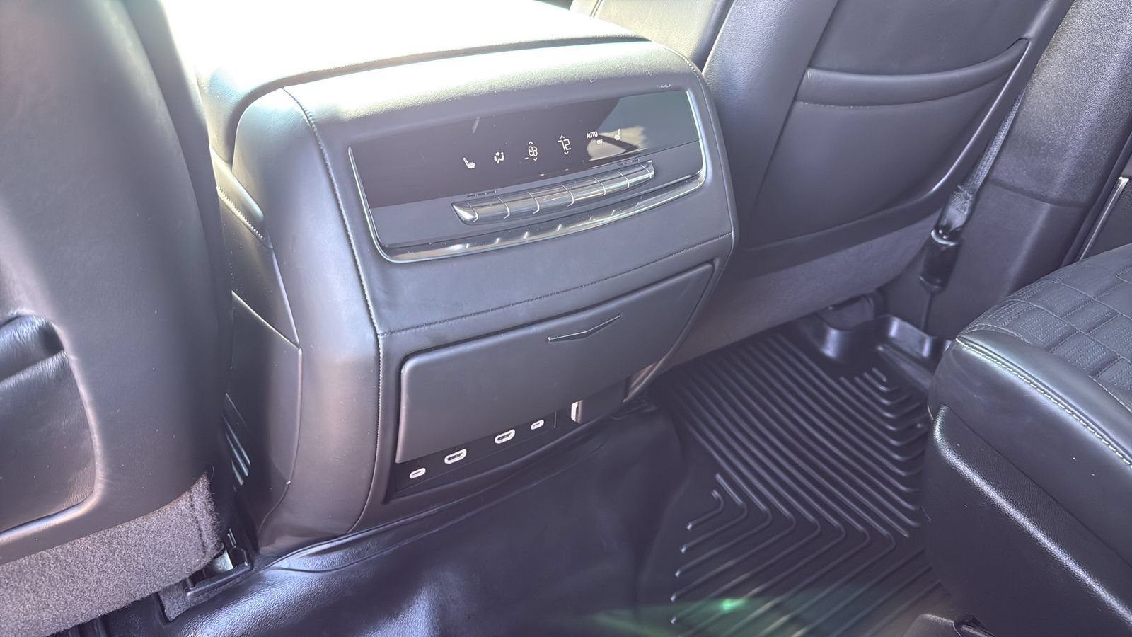 Used 2024 Cadillac Escalade Sport Platinum AWD/4WD image 27