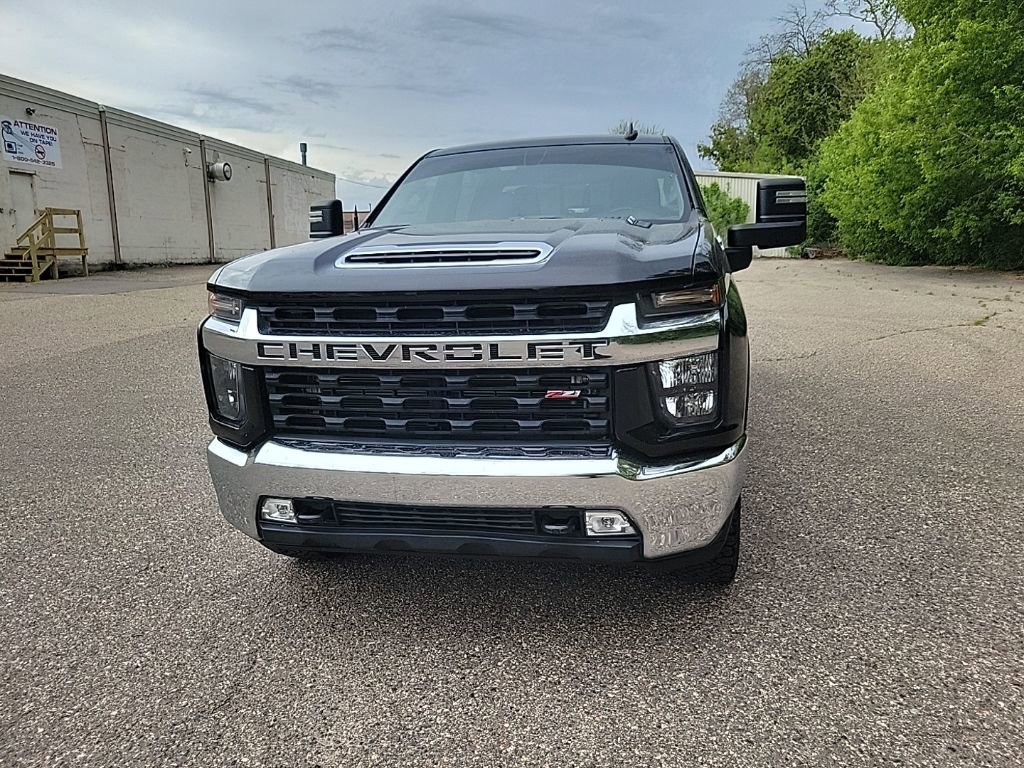 Used 2022 Chevrolet Silverado 2500 LT w/ Convenience Package AWD/4WD image 3