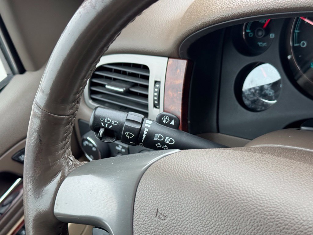 Used 2012 Chevrolet Suburban LTZ AWD/4WD image 27