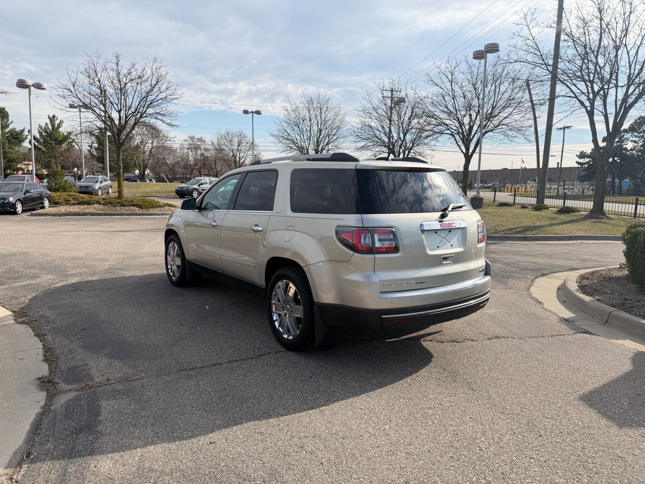 Used 2017 GMC Acadia Limited SLT AWD/4WD image 7