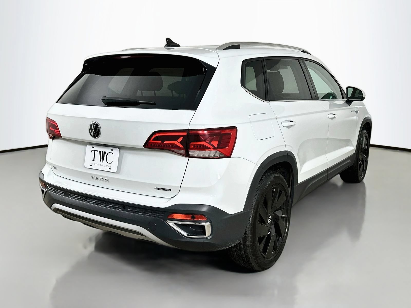 Used 2024 Volkswagen Taos SEL AWD/4WD image 5