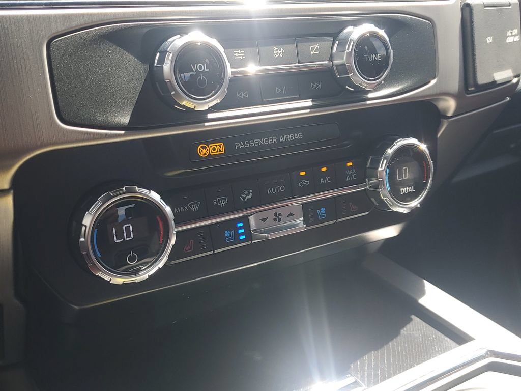 Used 2022 Ford F350 Platinum AWD/4WD image 38