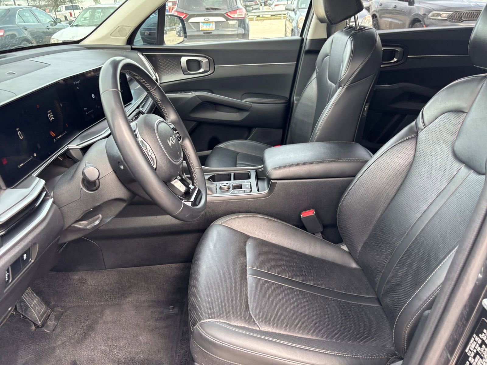 Used 2024 Kia Sorento S image 29