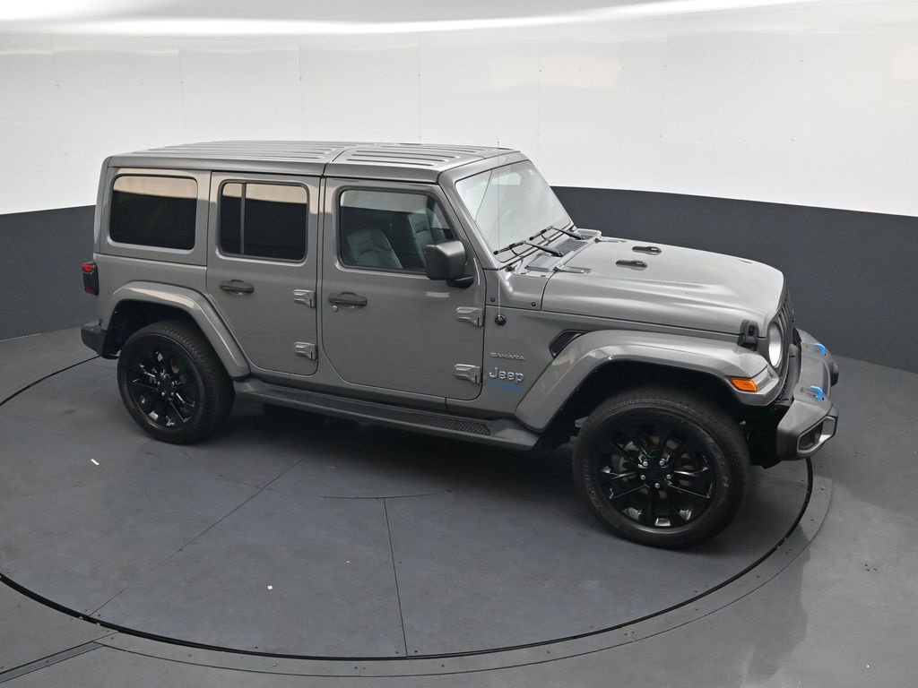 Used 2022 Jeep Wrangler Unlimited Sahara AWD/4WD image 25