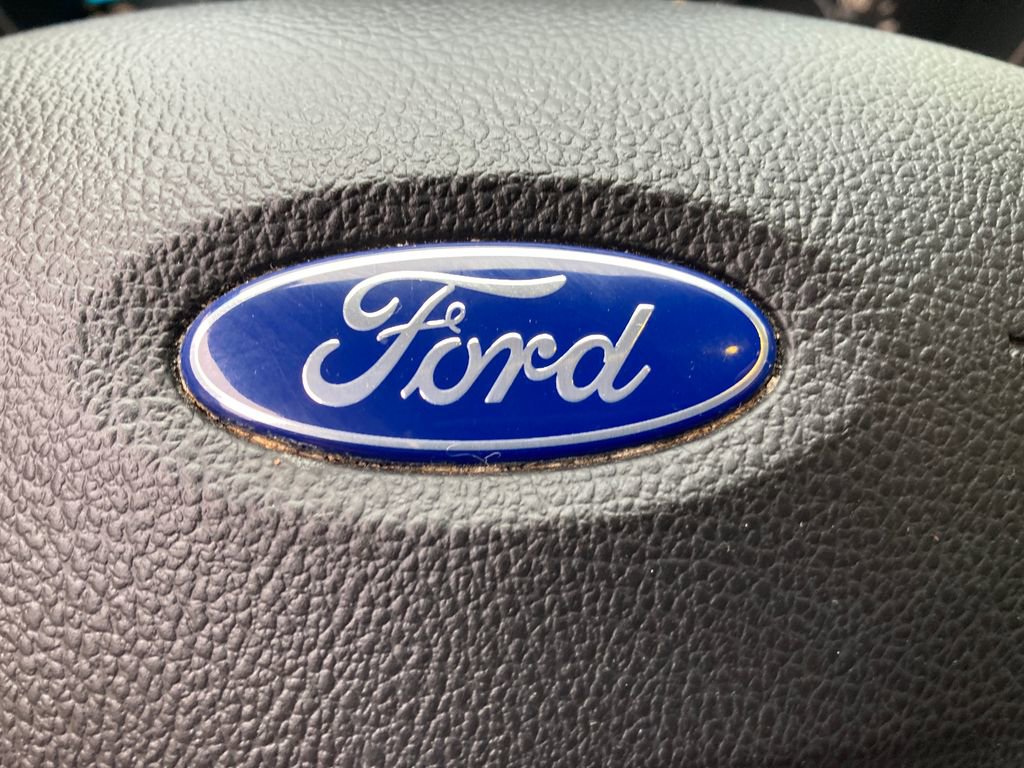 Used 2017 Ford Escape SE w/ SE Leather Comfort Package image 26