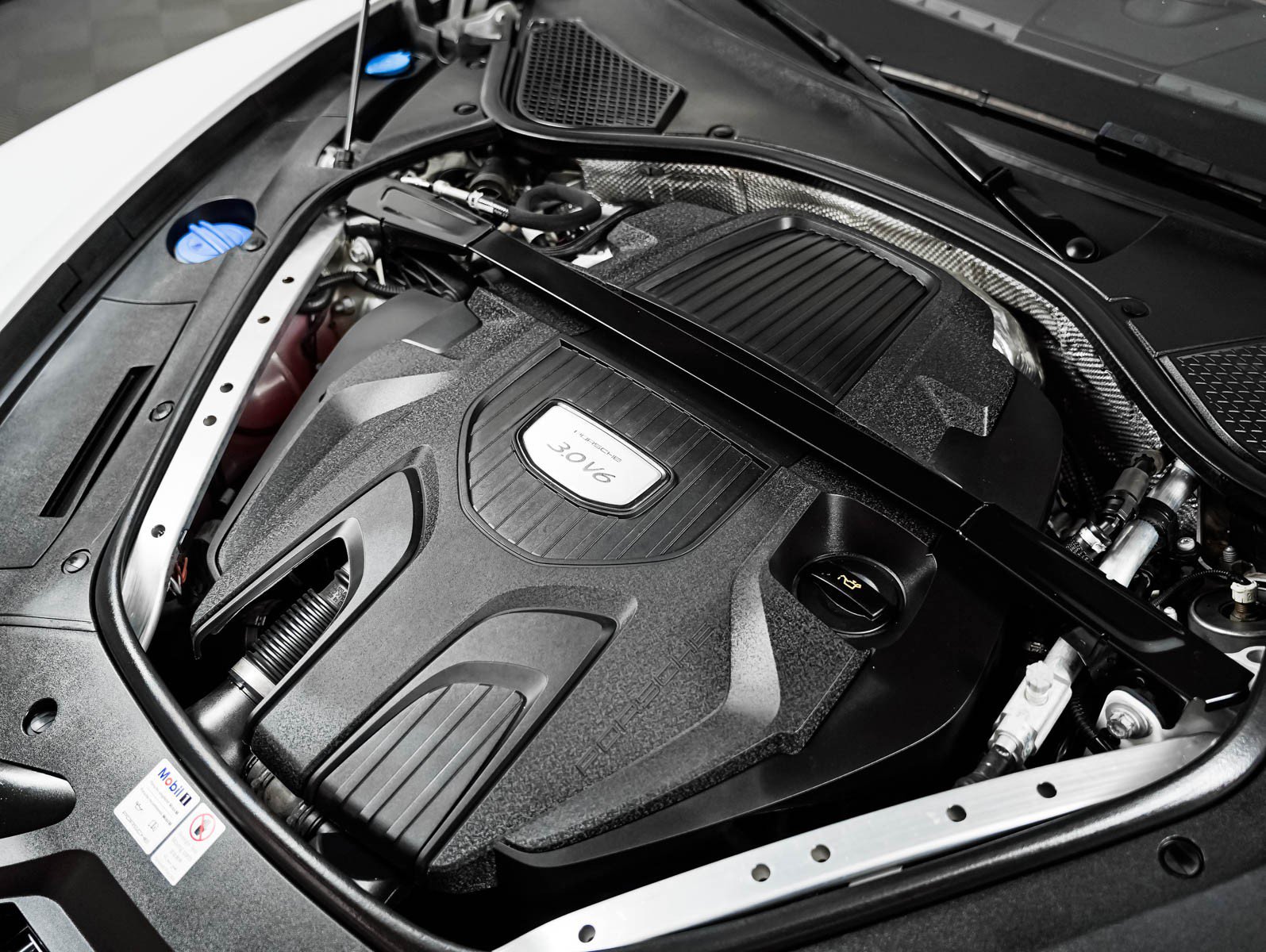 Certified 2018 Porsche Panamera RWD image 13