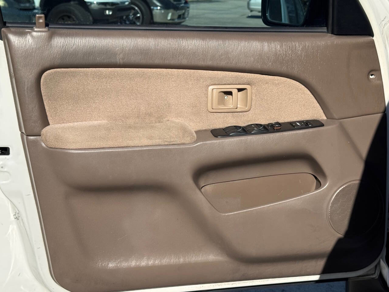 Used 2000 Toyota 4Runner Base 4dr SUV image 13