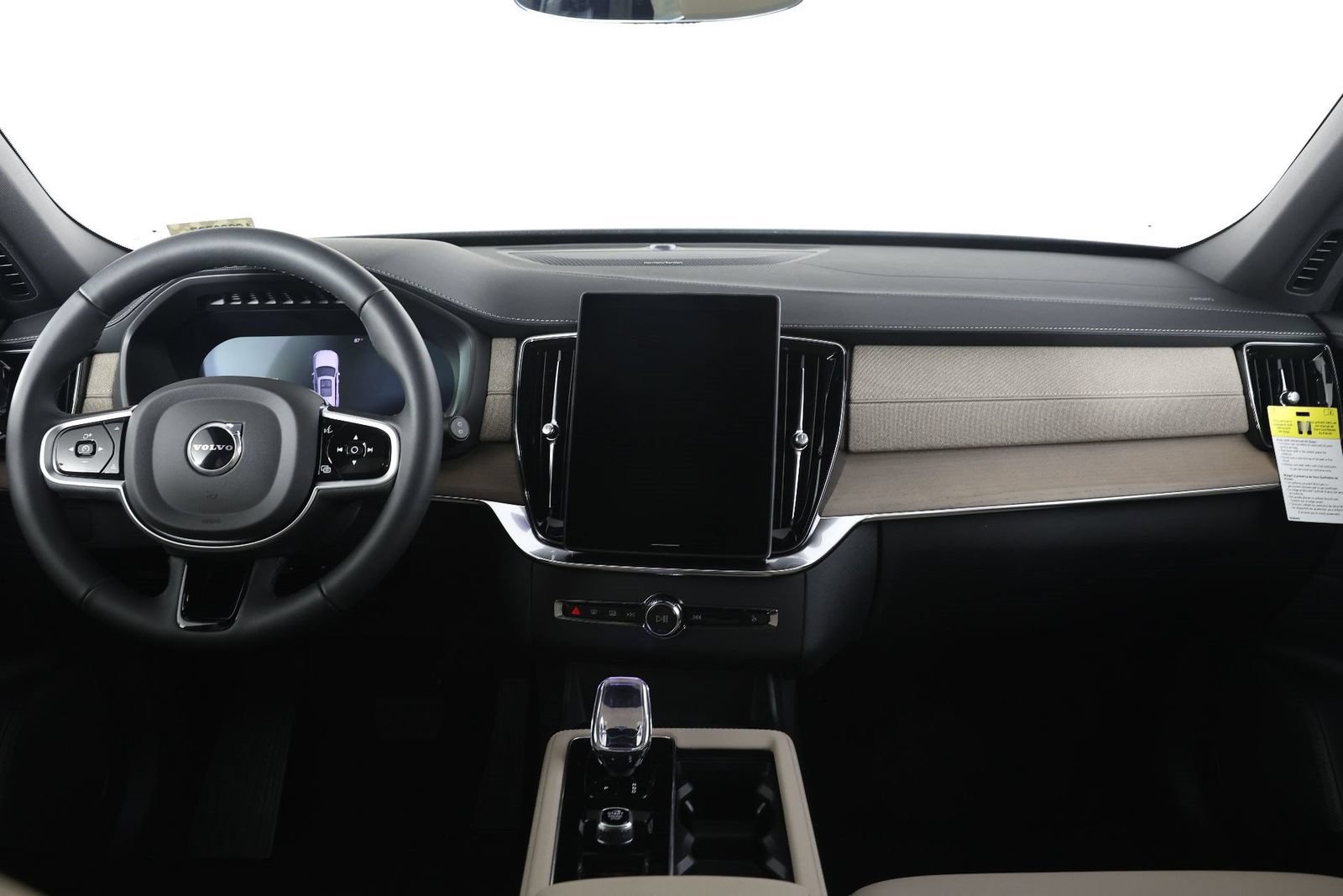 New 2026 Volvo XC90 B5 Plus w/ Protection Package AWD/4WD image 5