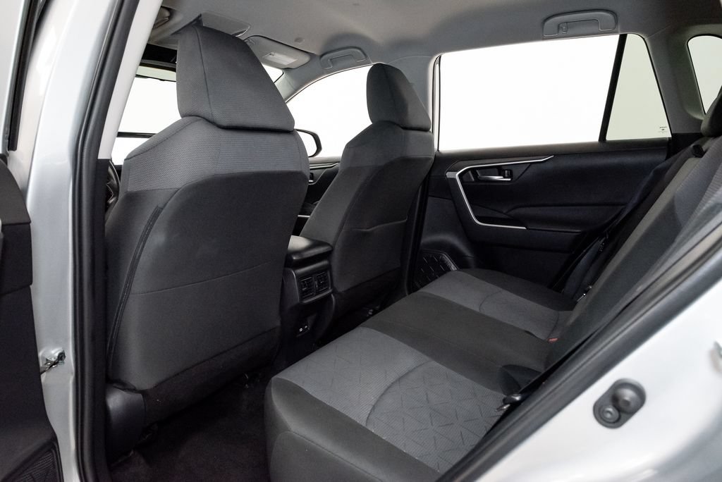 Used 2025 Toyota RAV4 XLE AWD/4WD image 22