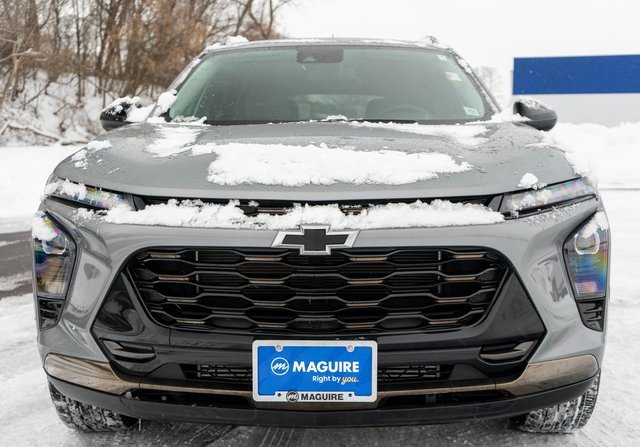 Used 2024 Chevrolet Trax ACTIV w/ Driver Confidence Package image 3