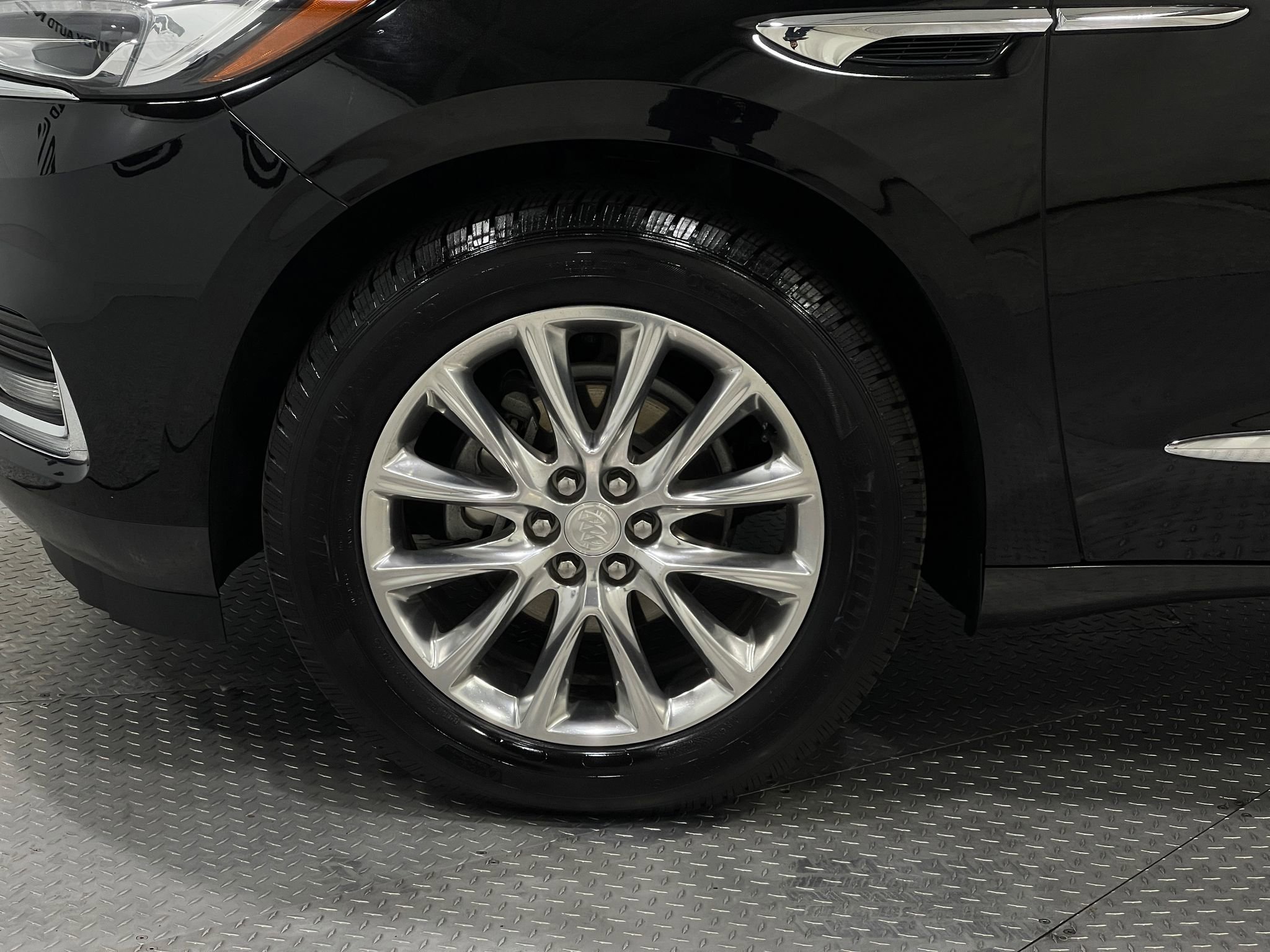Used 2019 Buick Enclave Premium w/ Experience Buick Package FWD image 39