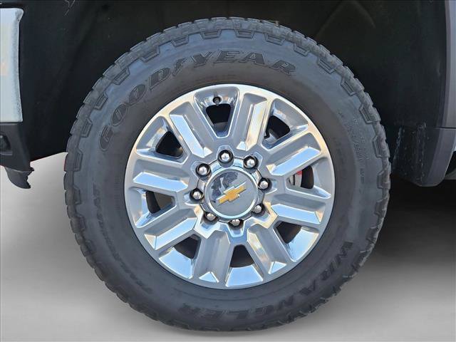 Used 2024 Chevrolet Silverado 2500 High Country w/ High Country Premium Package AWD/4WD image 23