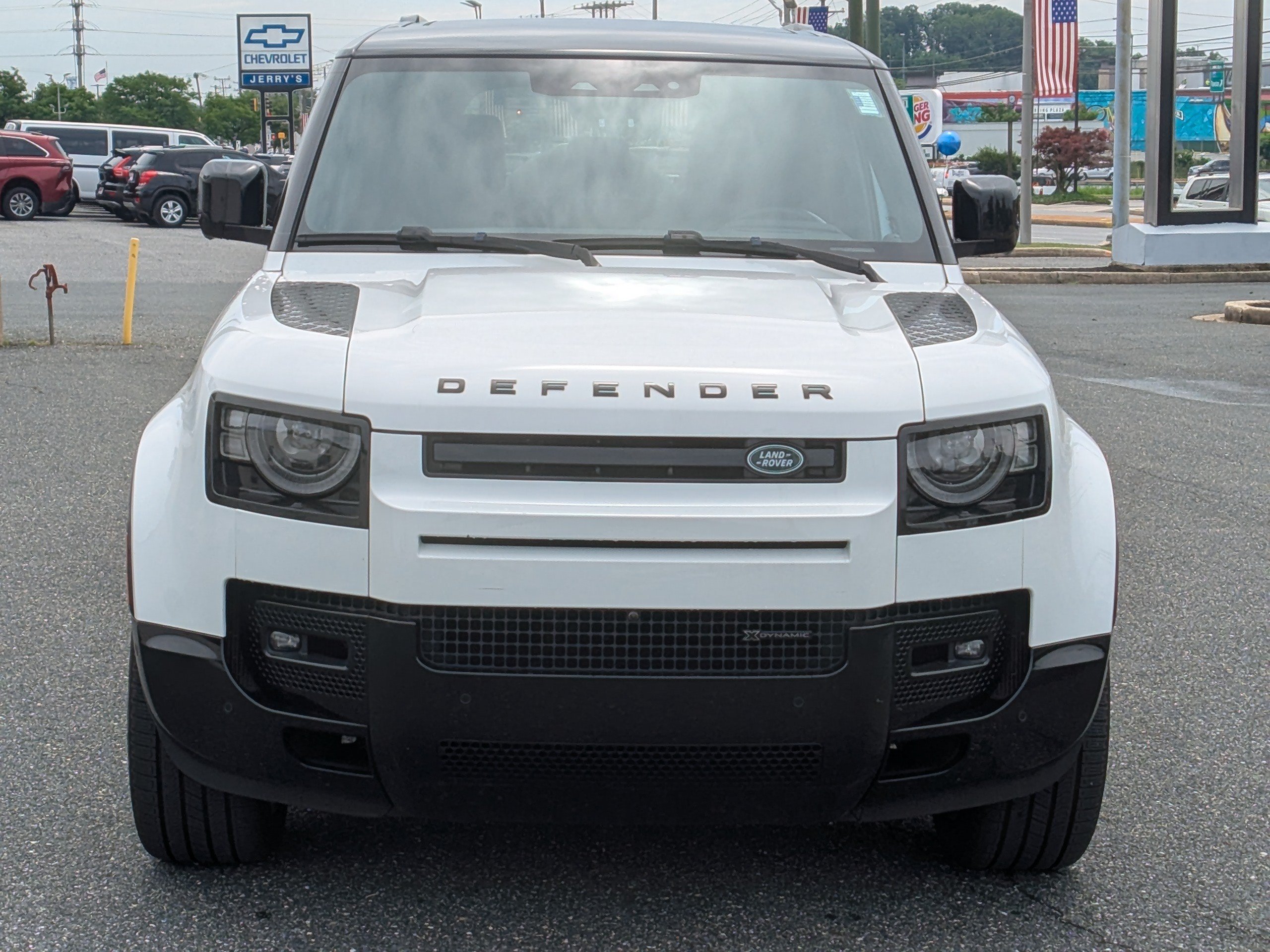 Used 2022 Land Rover Defender 110 X-Dynamic SE AWD/4WD image 2