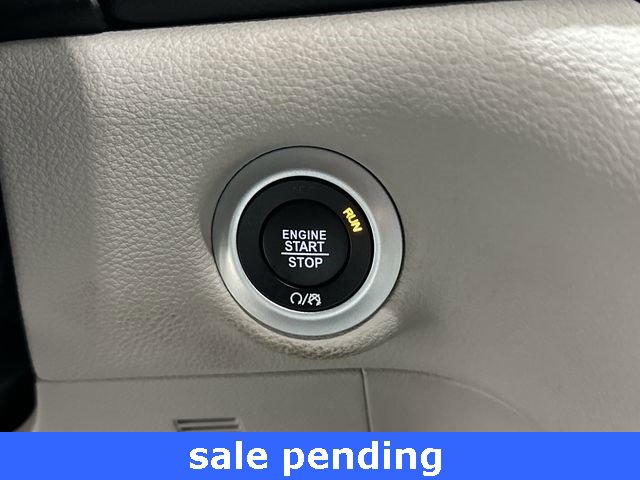 Used 2023 Chrysler Pacifica Touring-L image 10