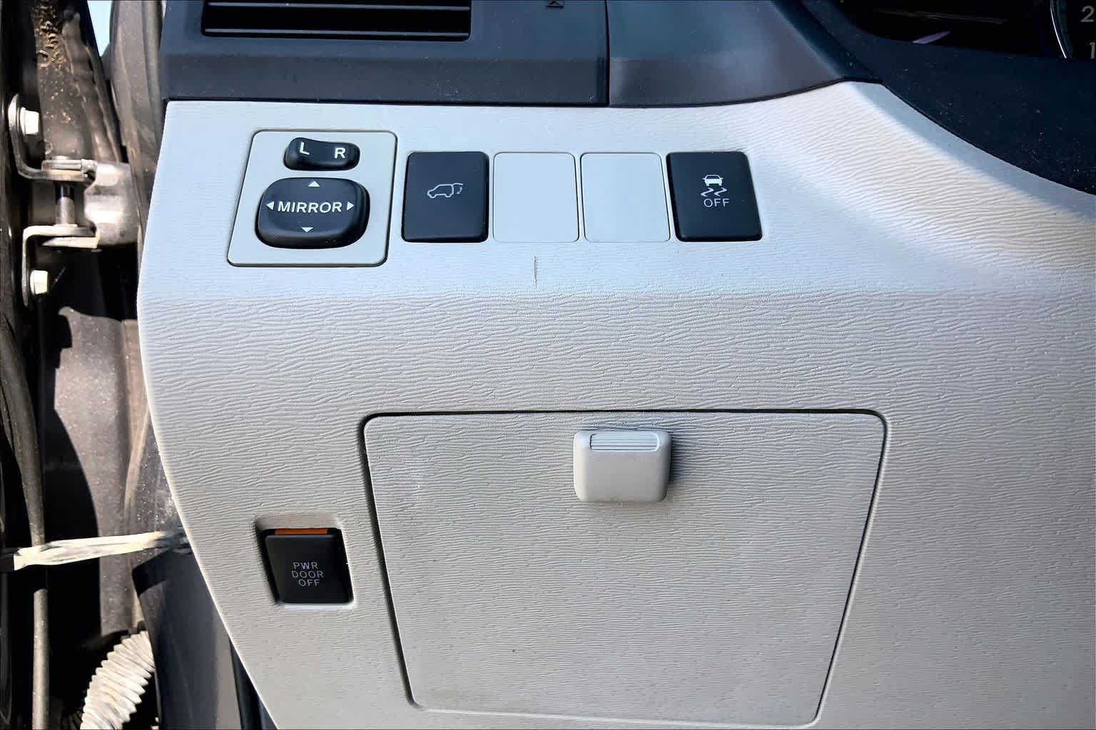 Used 2013 Toyota Venza LE w/ LE Convenience Pkg FWD image 33