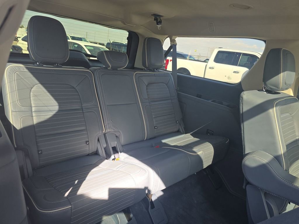 Used 2023 Lincoln Navigator L Black Label image 13