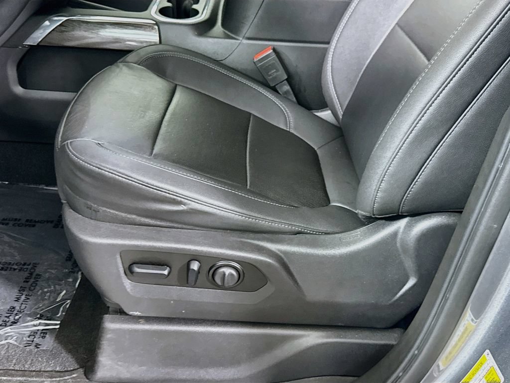 Used 2021 Chevrolet Silverado 1500 LTZ w/ LTZ Convenience Package II AWD/4WD image 25