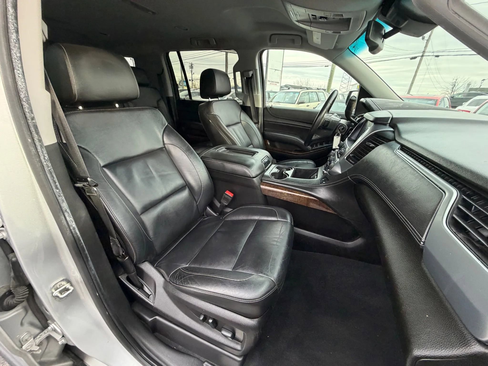 Used 2019 Chevrolet Suburban LT AWD/4WD image 18