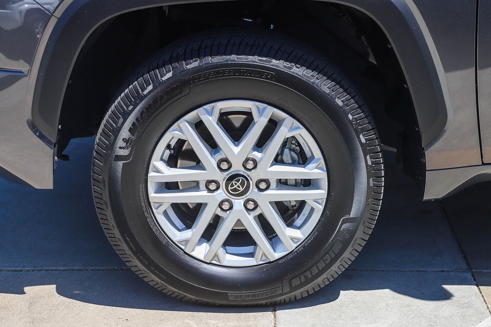 Used 2022 Toyota Tundra SR5 w/ SR5 Premium Package RWD image 9