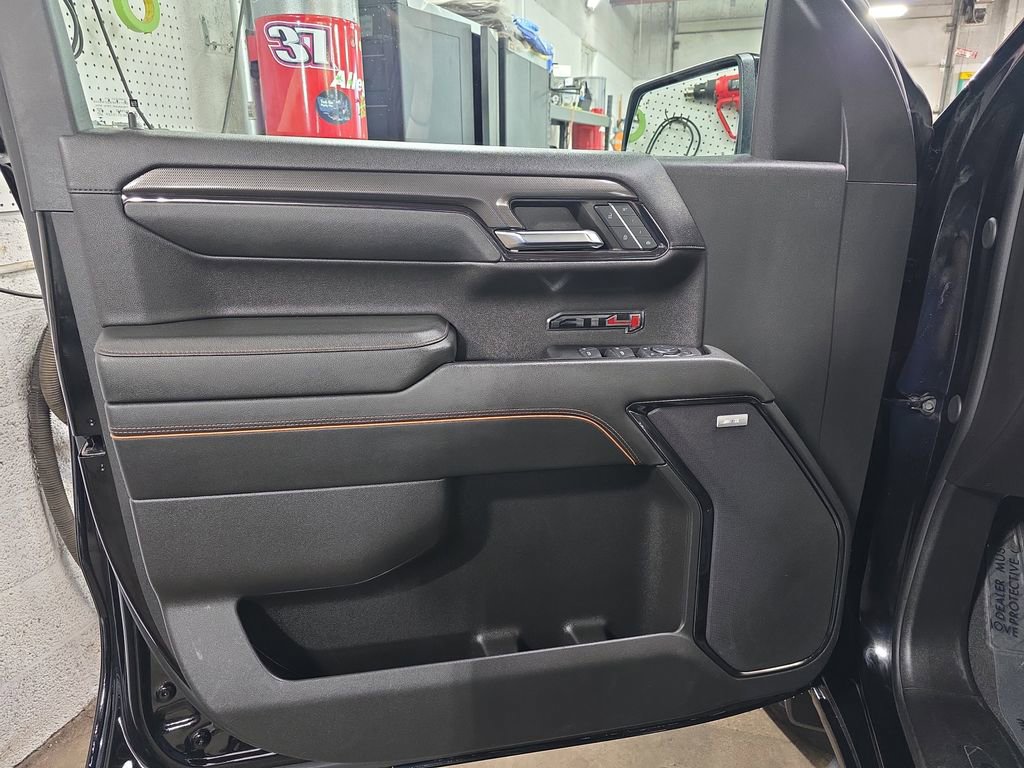 Used 2024 GMC Sierra 1500 AT4 w/ Technology Package AWD/4WD image 28