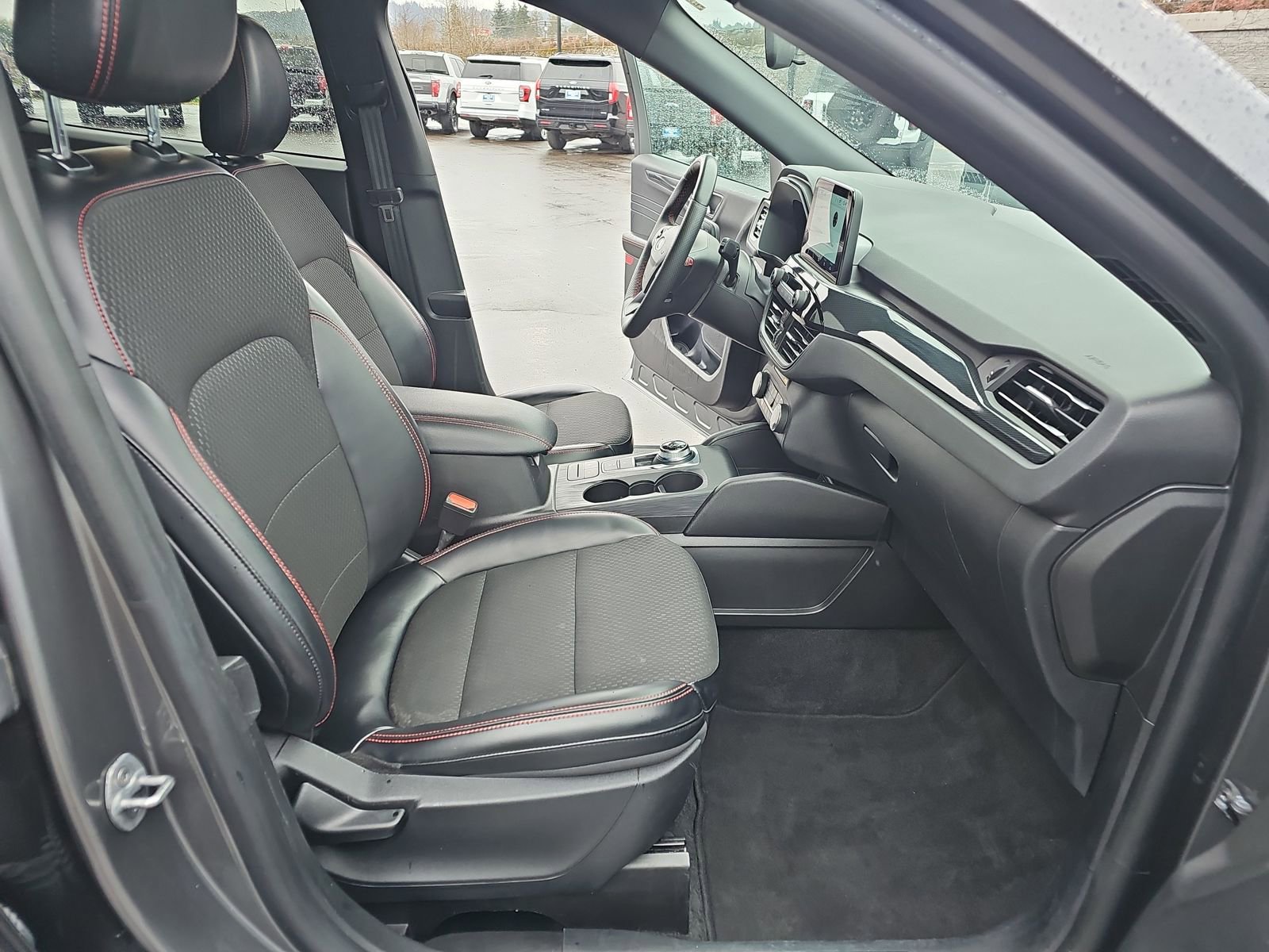 Used 2024 Ford Escape ST-Line image 18