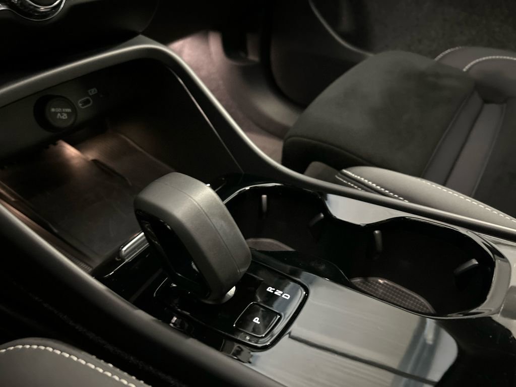 Certified 2023 Volvo XC40 Recharge Ultimate w/ Protection Package Premier AWD/4WD image 19