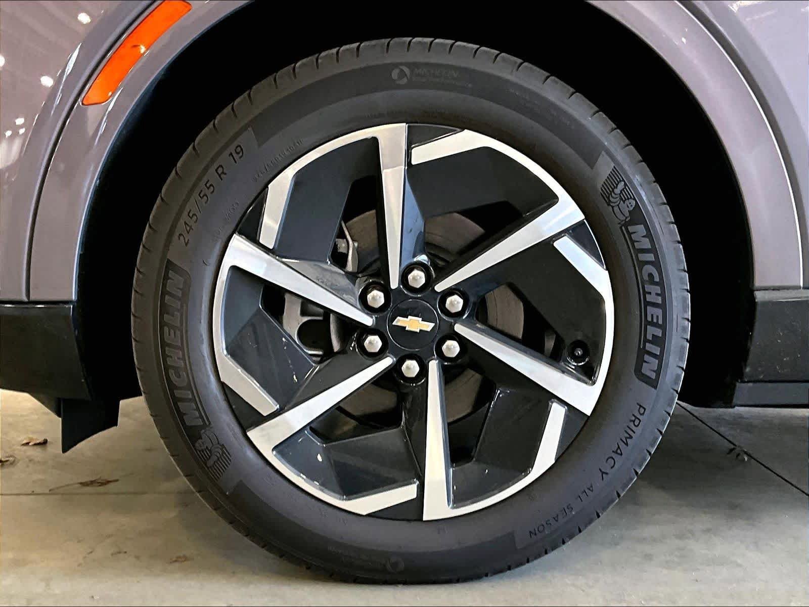 Used 2025 Chevrolet Equinox EV LT w/ Convenience Package FWD image 14
