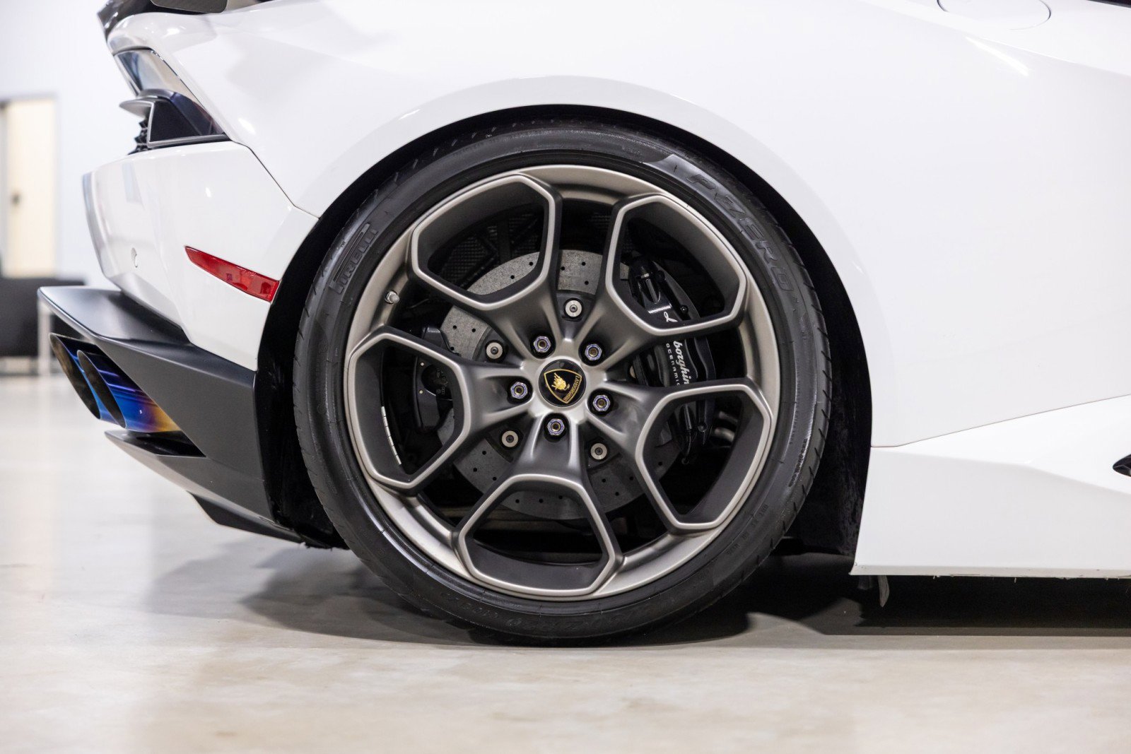 Used 2016 Lamborghini Huracan LP 610-4 image 27