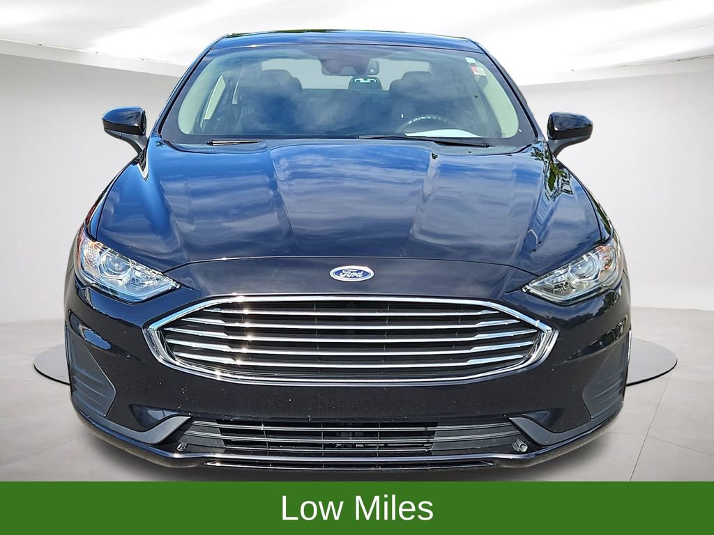 Used 2019 Ford Fusion SE FWD image 2