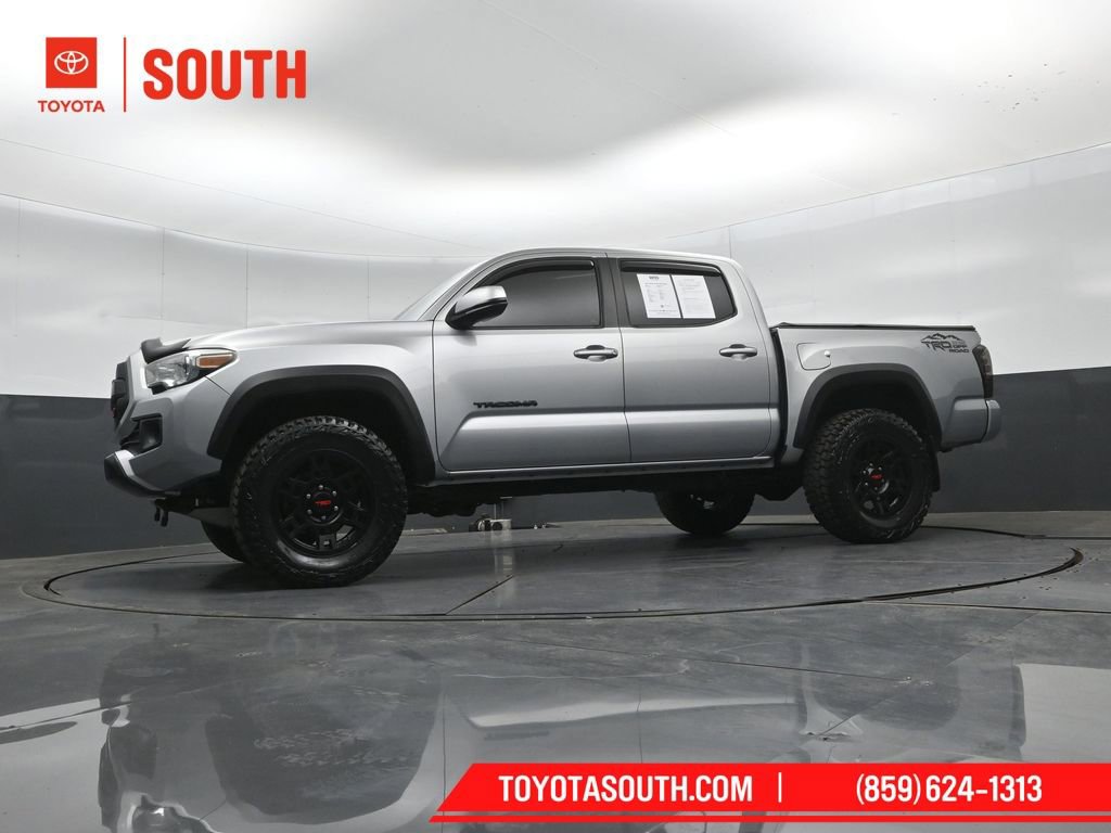 Used 2016 Toyota Tacoma TRD Off-Road AWD/4WD image 41