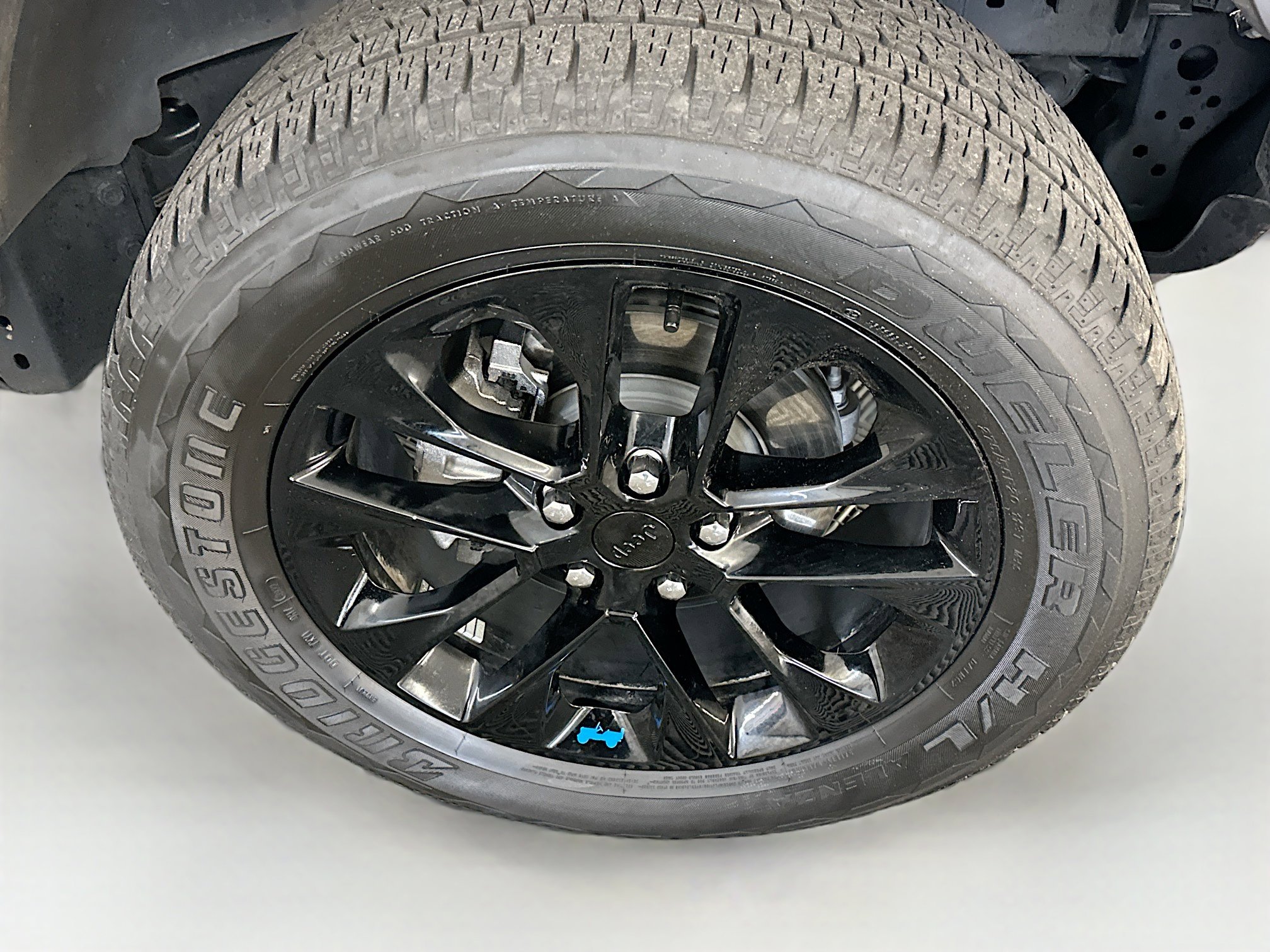 Used 2023 Jeep Wrangler Sahara image 11