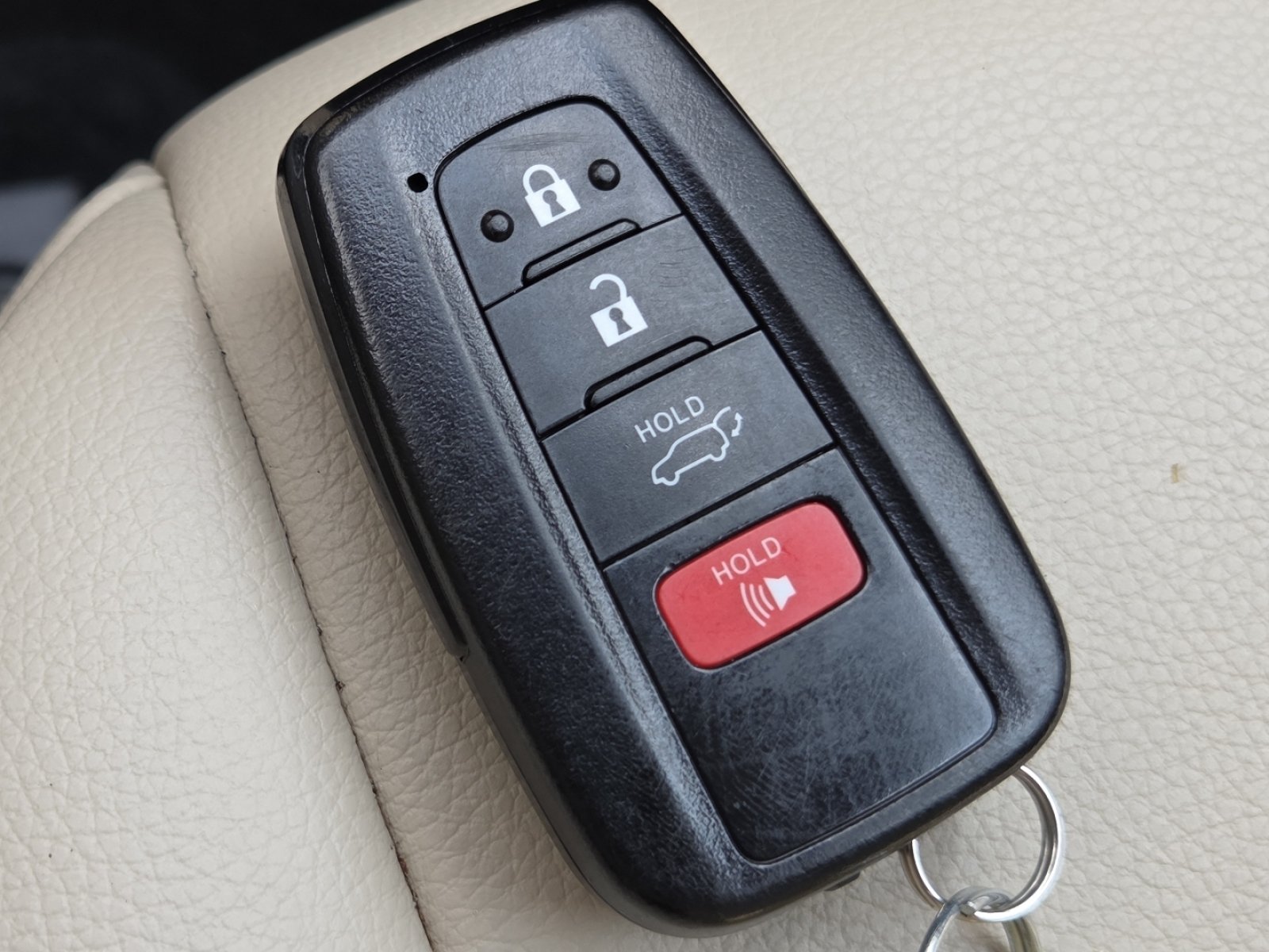 Used 2020 Toyota Highlander XLE AWD/4WD image 36