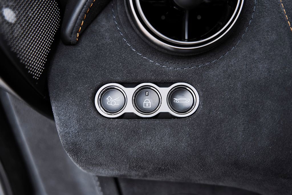 Used 2024 McLaren 750S image 46