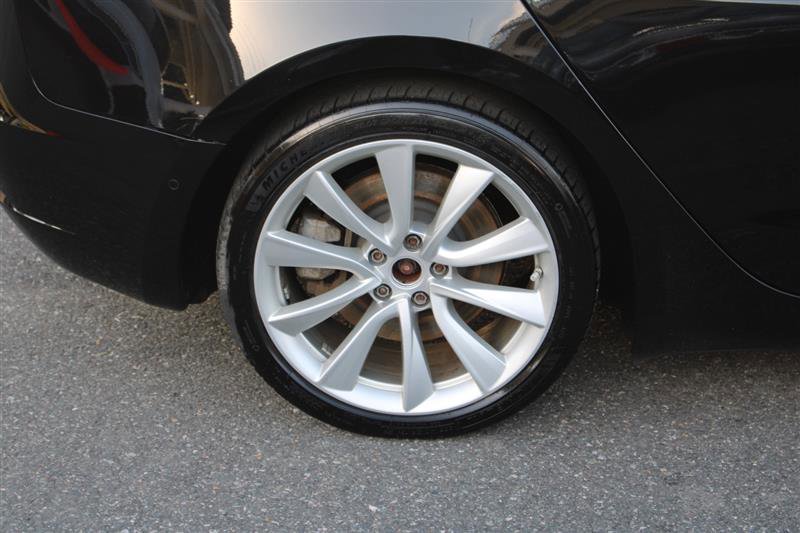 Used 2018 Tesla Model 3 Mid Range RWD image 7