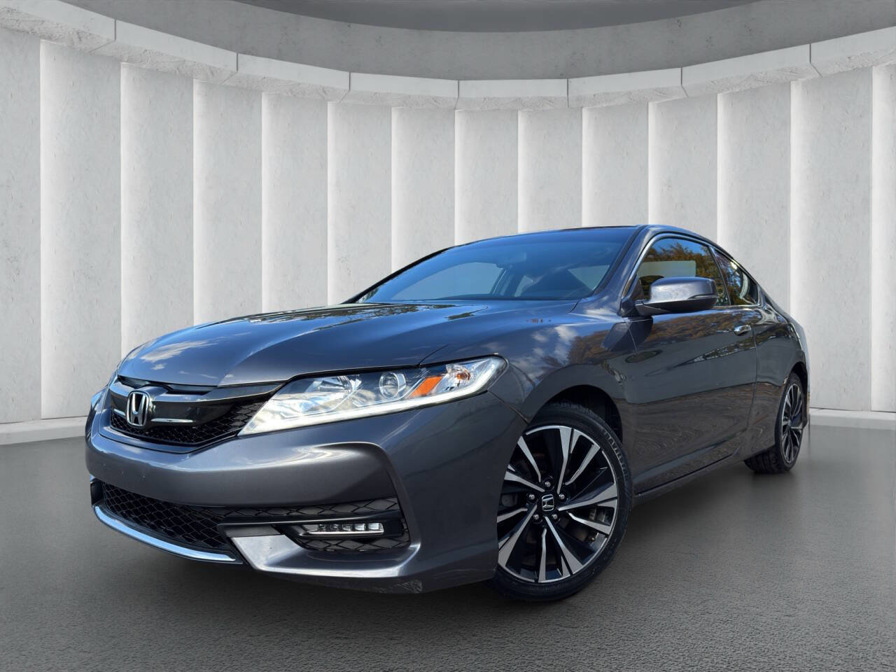 Used 2017 Honda Accord EX image 1
