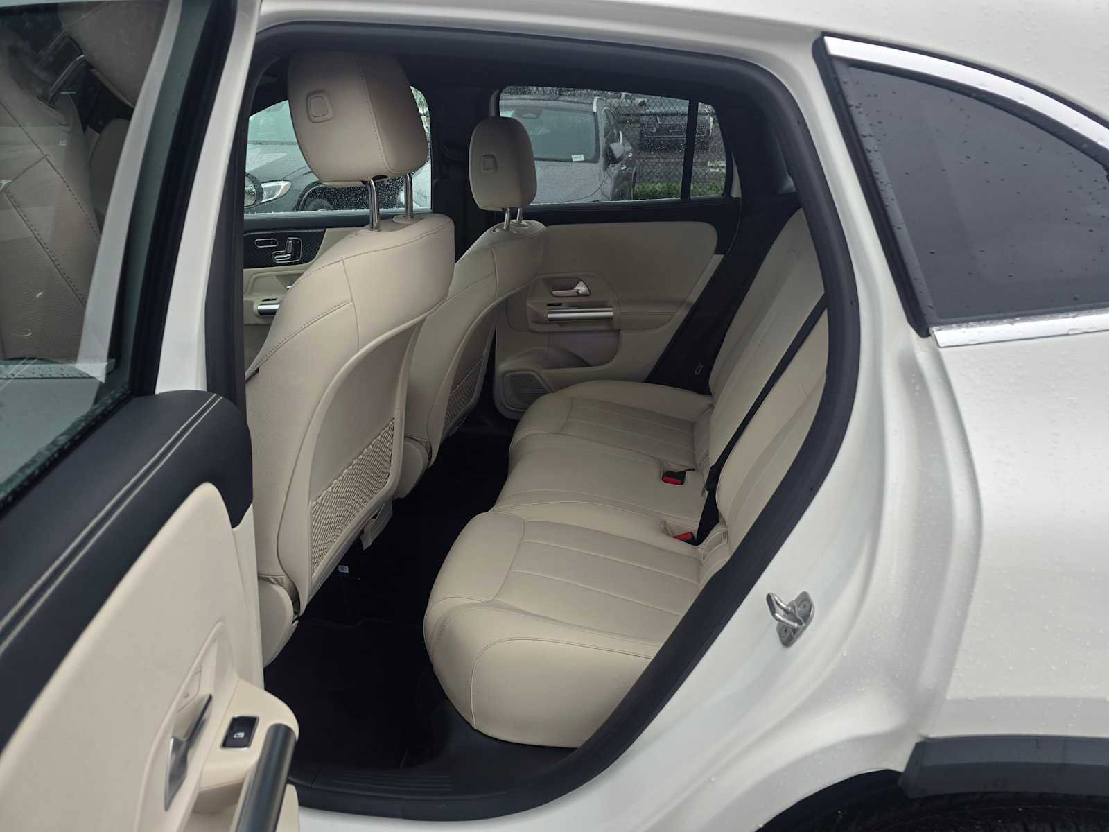 Used 2025 Mercedes-Benz GLA 250 4MATIC image 19