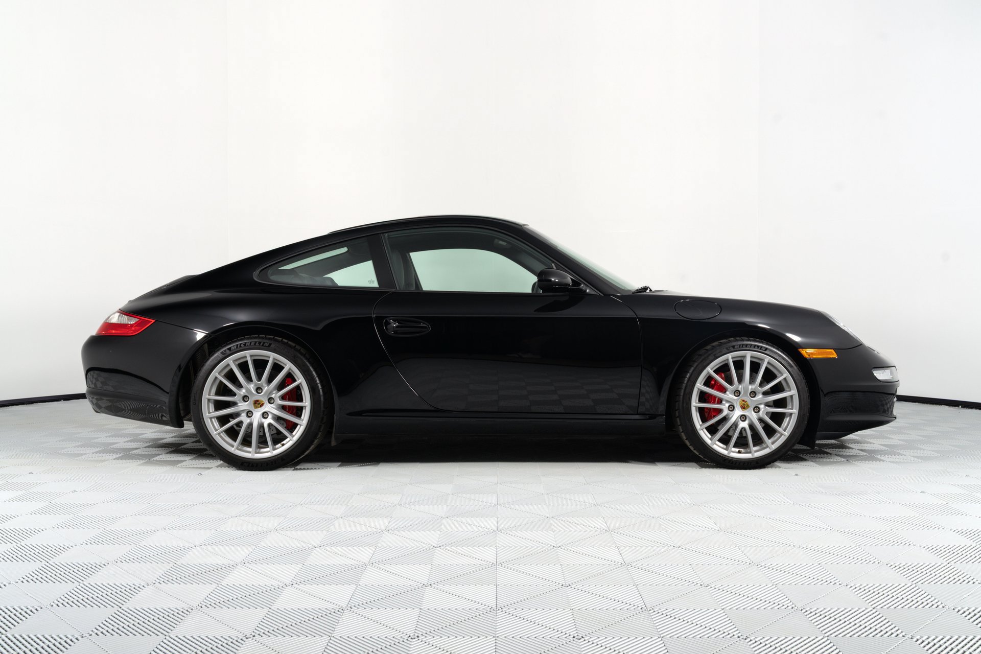 Used 2005 Porsche 911 Carrera S RWD image 8