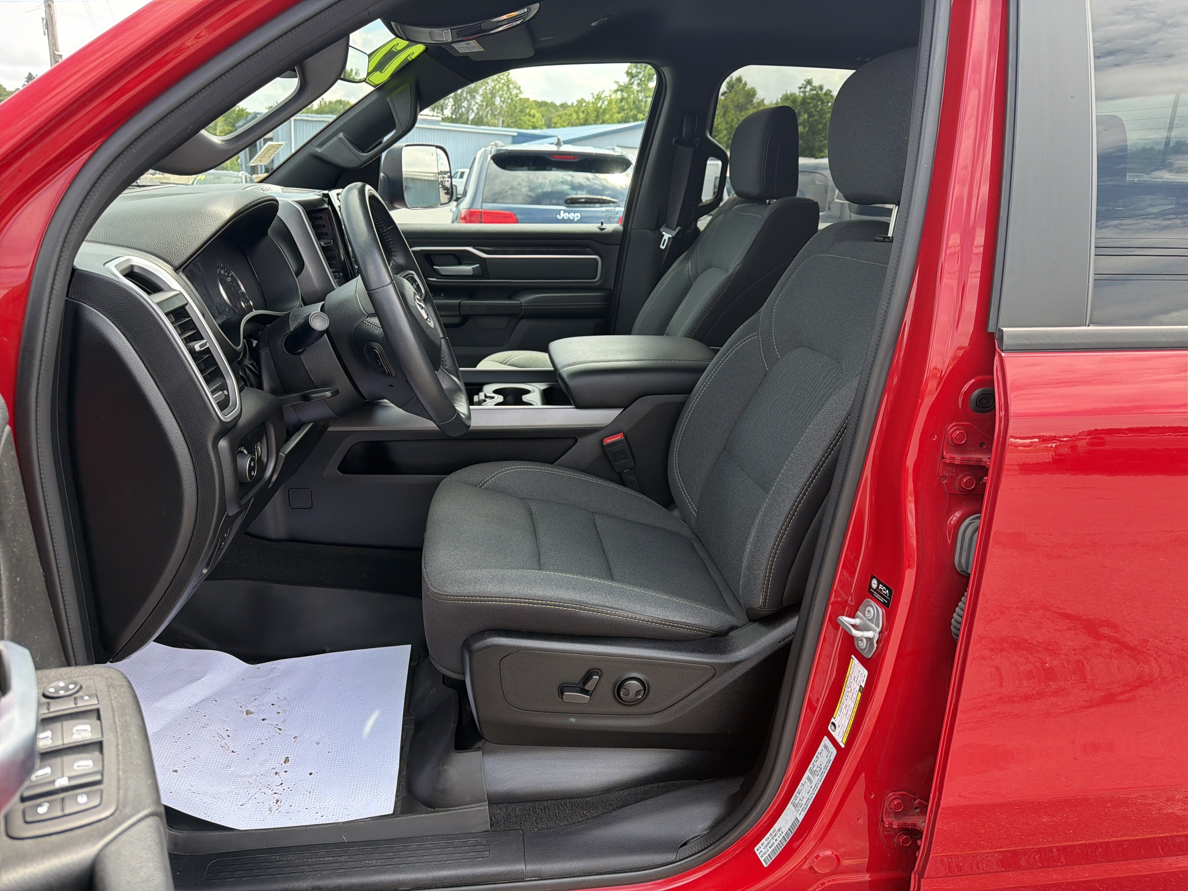 Used 2023 RAM 1500 Big Horn AWD/4WD image 5