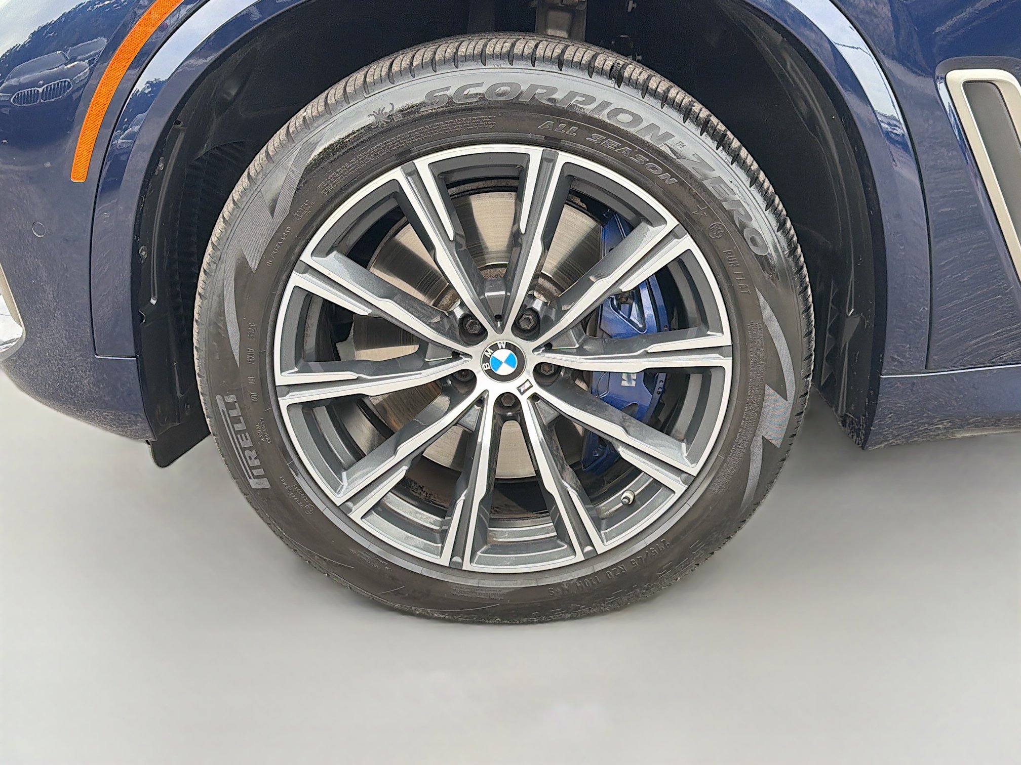 Used 2021 BMW X5 M50i AWD/4WD image 41