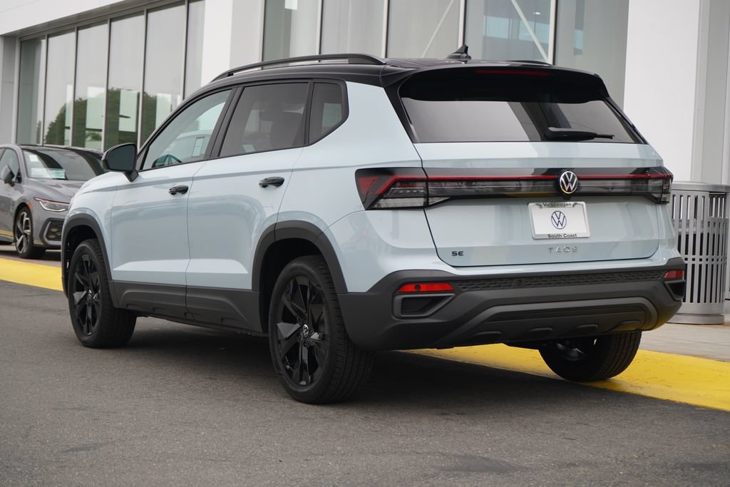 New 2026 Volkswagen Taos SE FWD image 3
