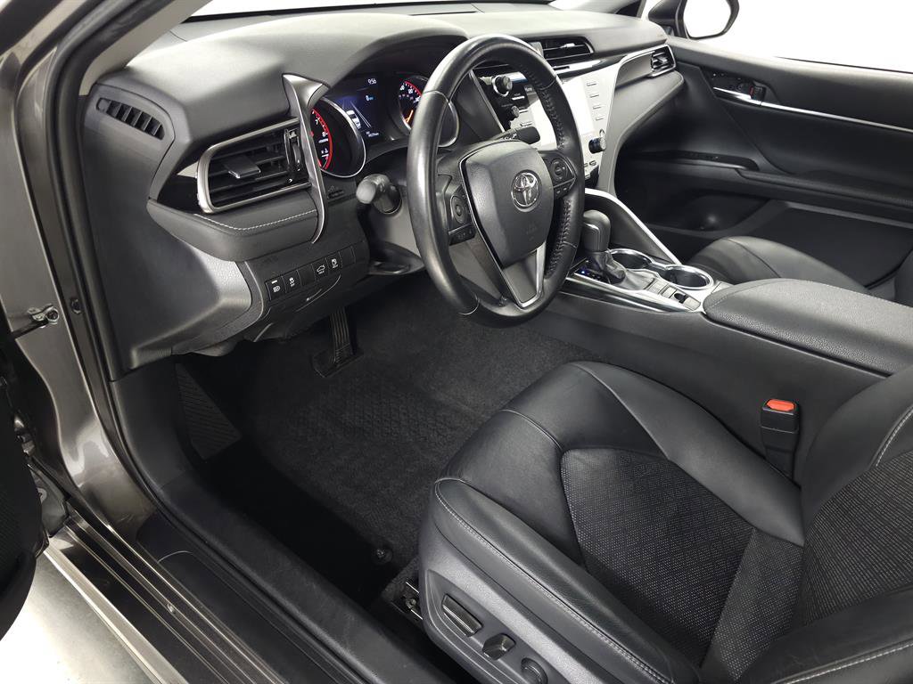Used 2019 Toyota Camry XSE image 15