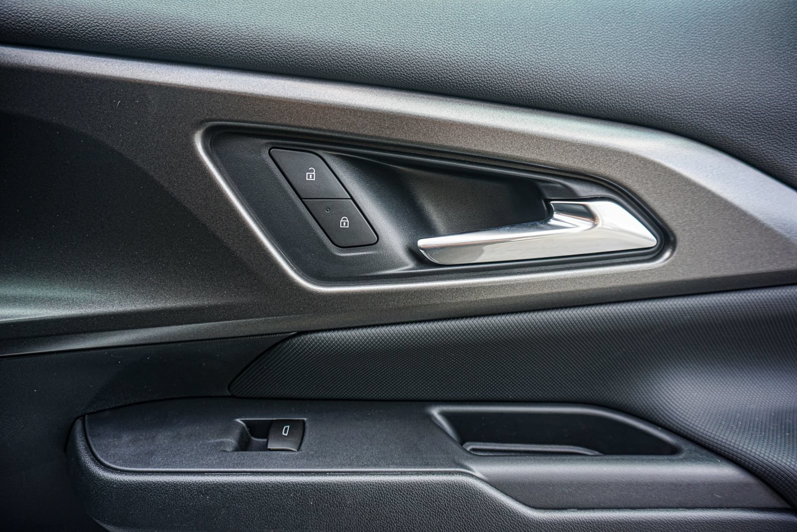 New 2026 Chevrolet Equinox EV LT FWD image 42